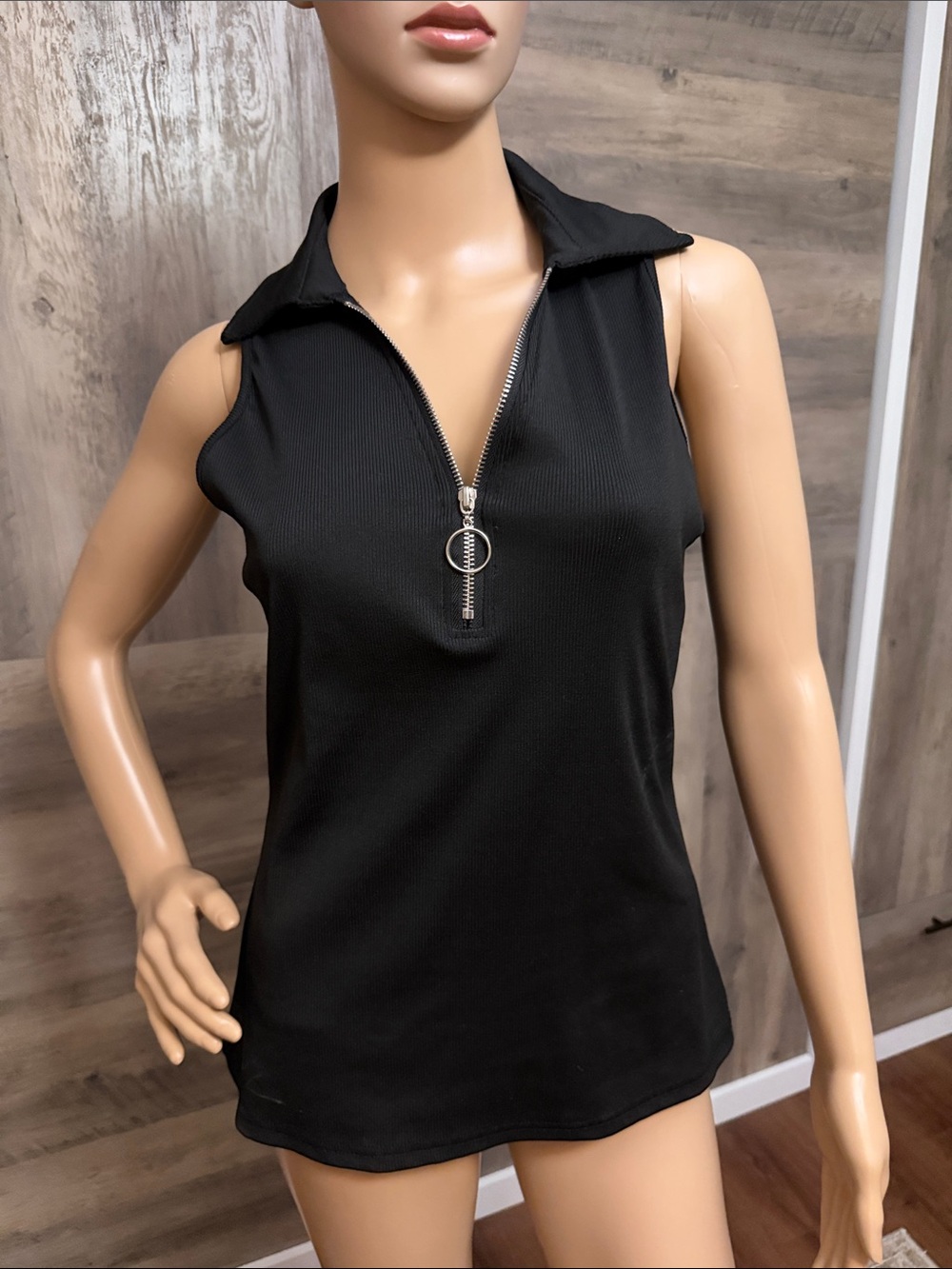 SHEIN Black Sleeveless Zip Polo Tank